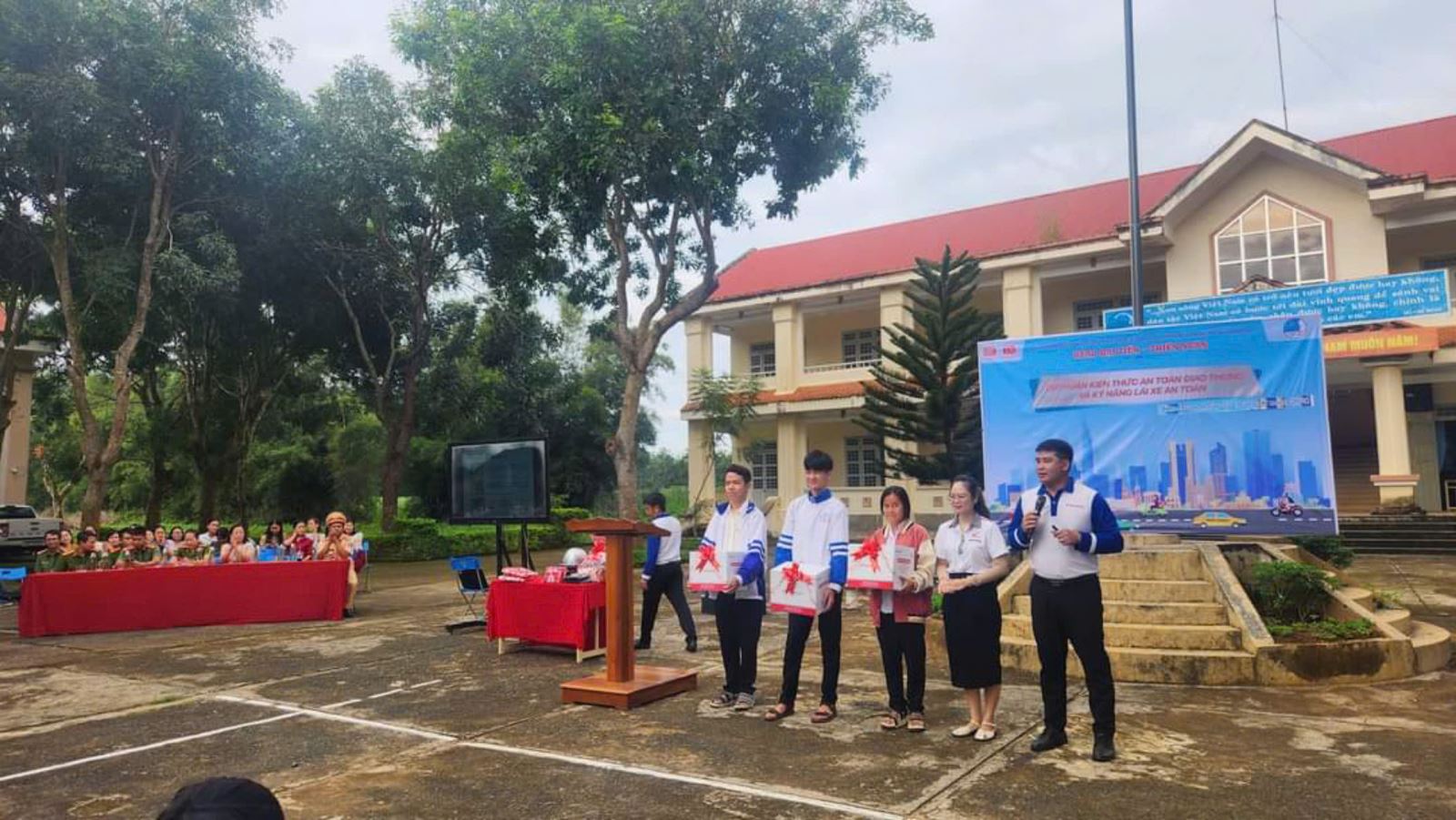 Hoạt động ATGT-5