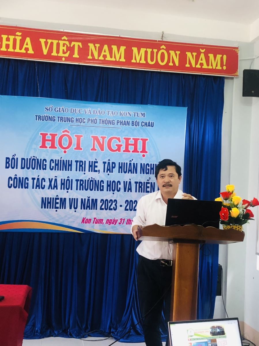 Công tác xã hội trường học